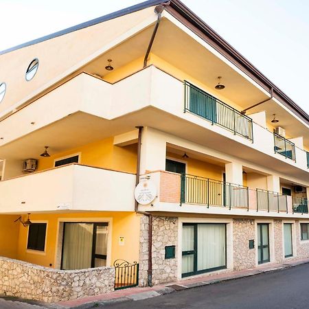 Le Tartarughe Aparthotel Letojanni Dış mekan fotoğraf