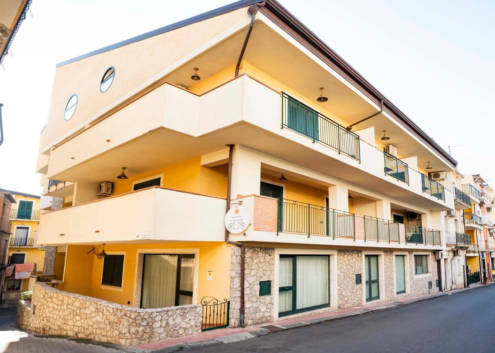 Le Tartarughe Aparthotel Letojanni Dış mekan fotoğraf