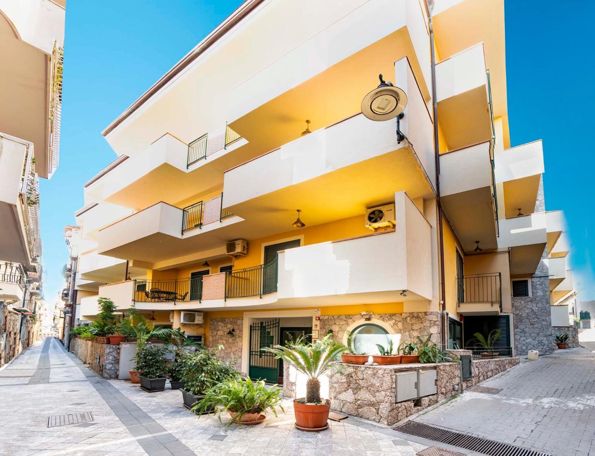 Le Tartarughe Aparthotel Letojanni Dış mekan fotoğraf
